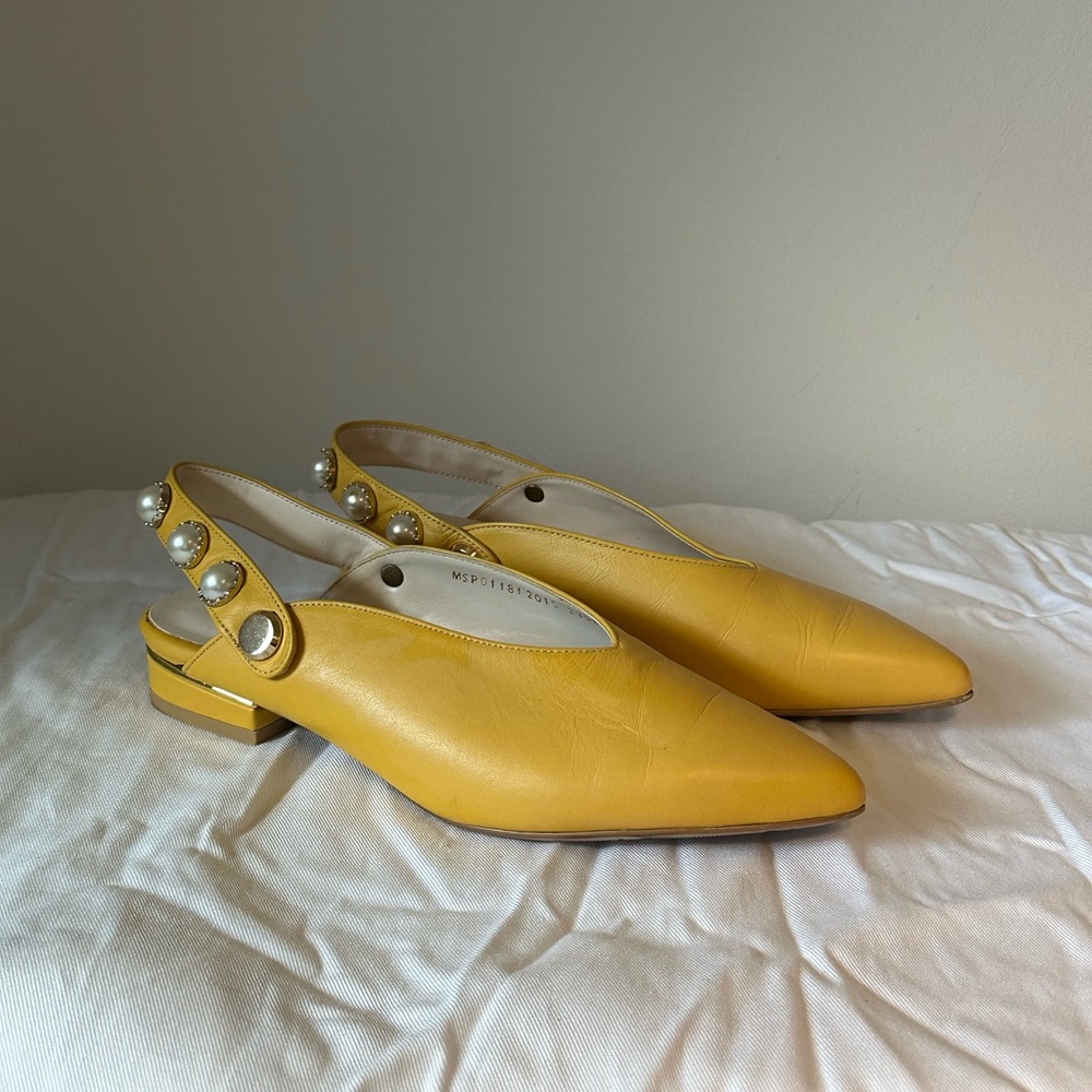 Women Leather Loafer 
Size 6 1/2